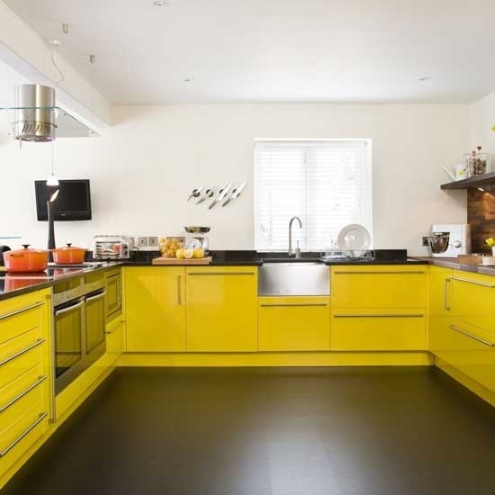 Кухня желтого цвета