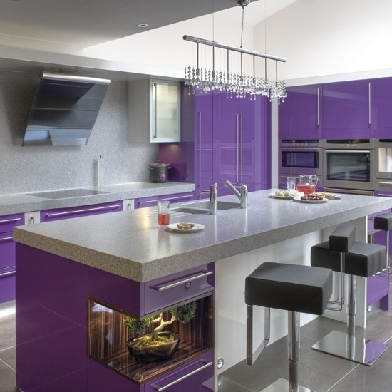 дизайн фиолетовой кухни